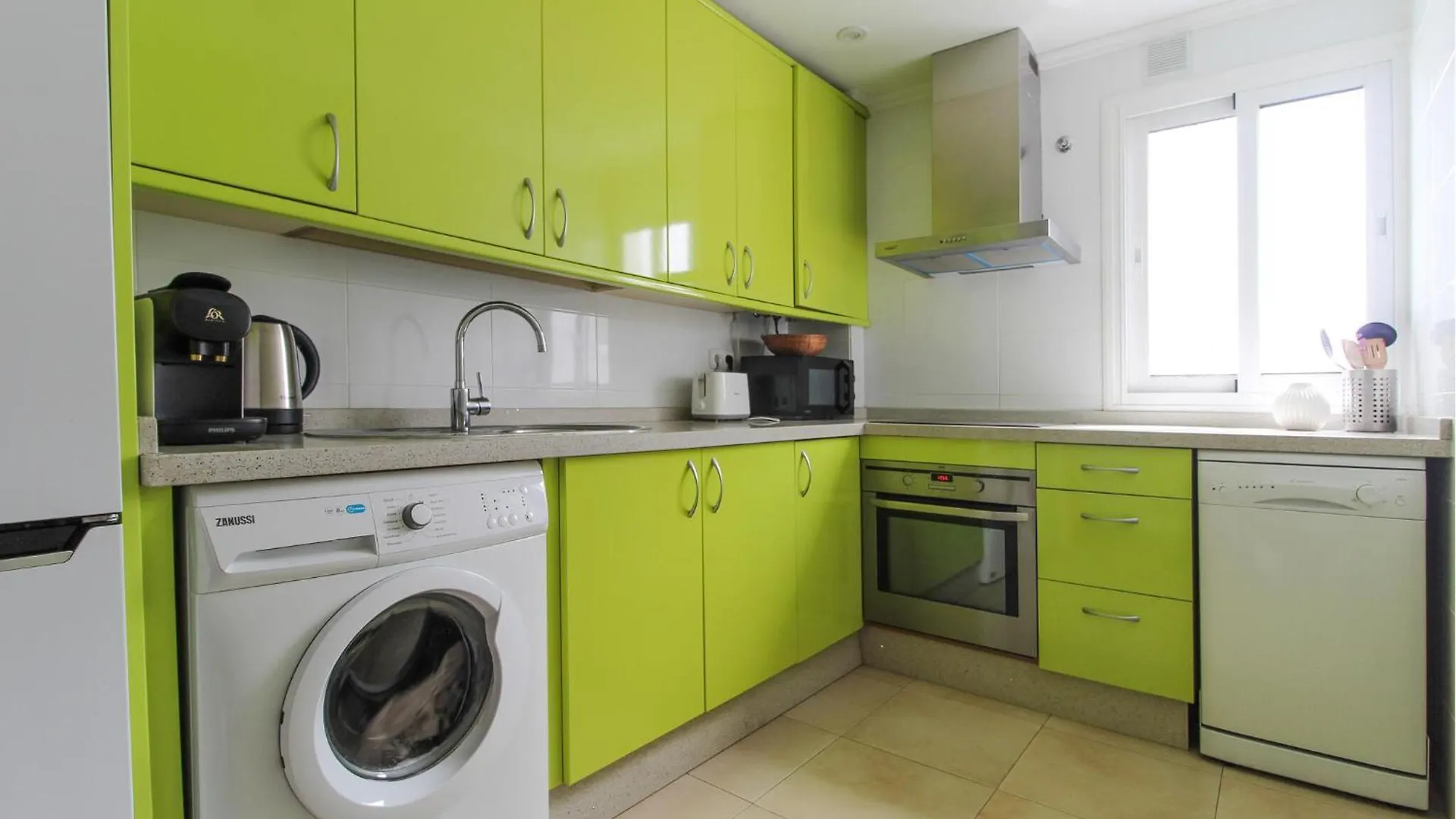 Awesome Apartment In Estepona With House Sea View