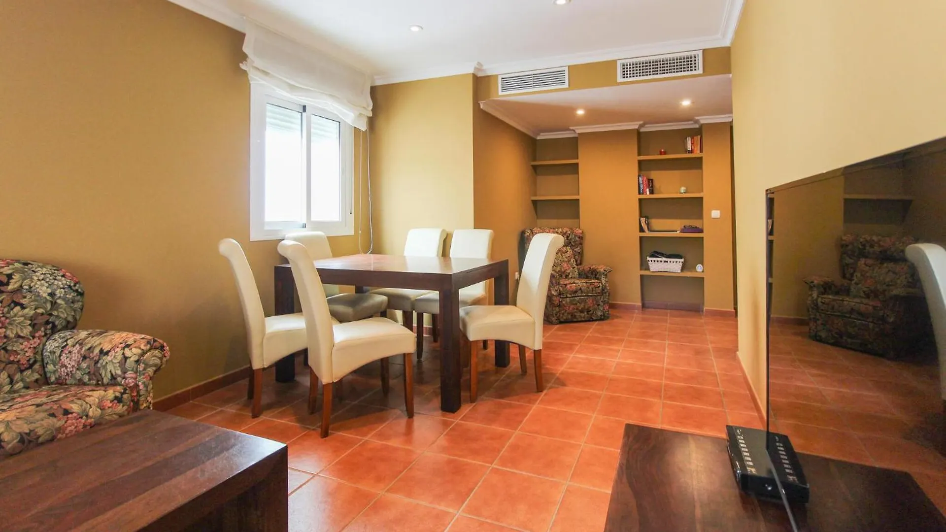 Awesome Apartment In Estepona With House Sea View İspanya