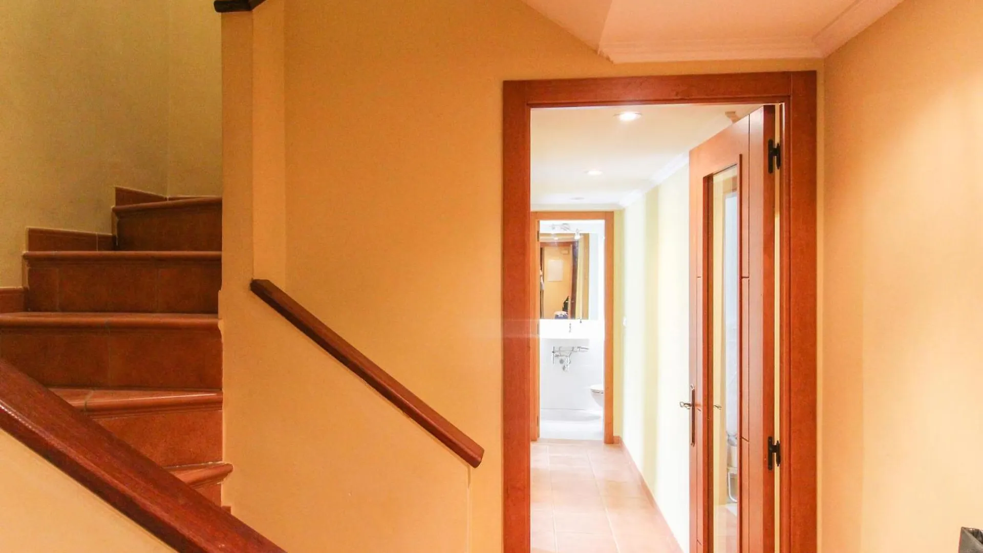 Awesome Apartment In Estepona With House Sea View
