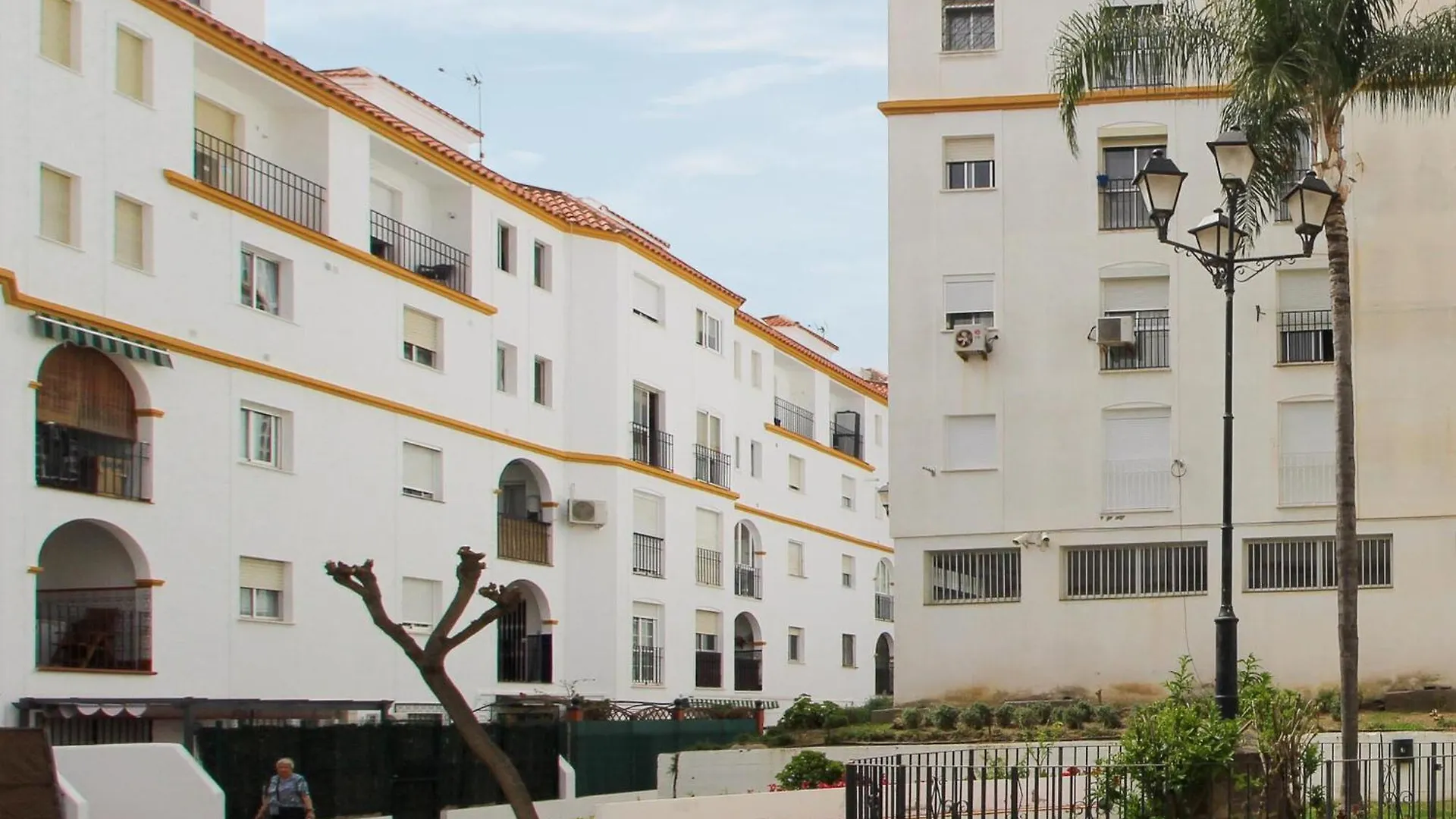 Awesome Apartment In Estepona With House Sea View