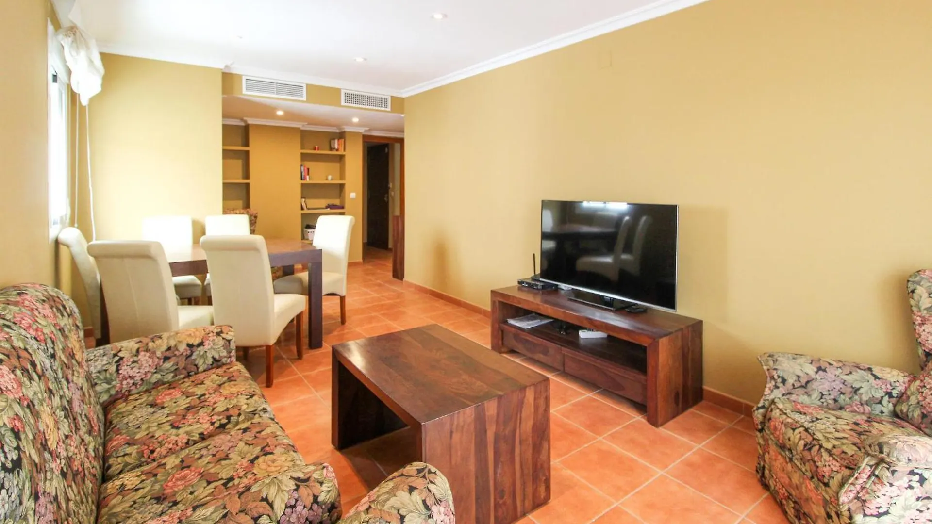 Awesome Apartment In Estepona With House Sea View